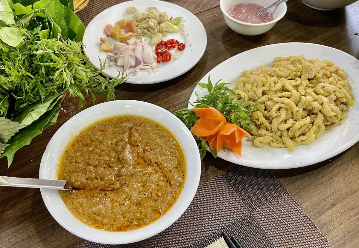 Vietnamese eel fish salad